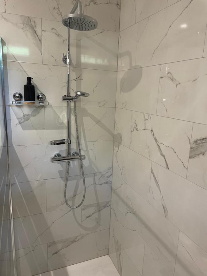 Appartement En Rez De Jardin Tout Equipe Fleurance Dış mekan fotoğraf